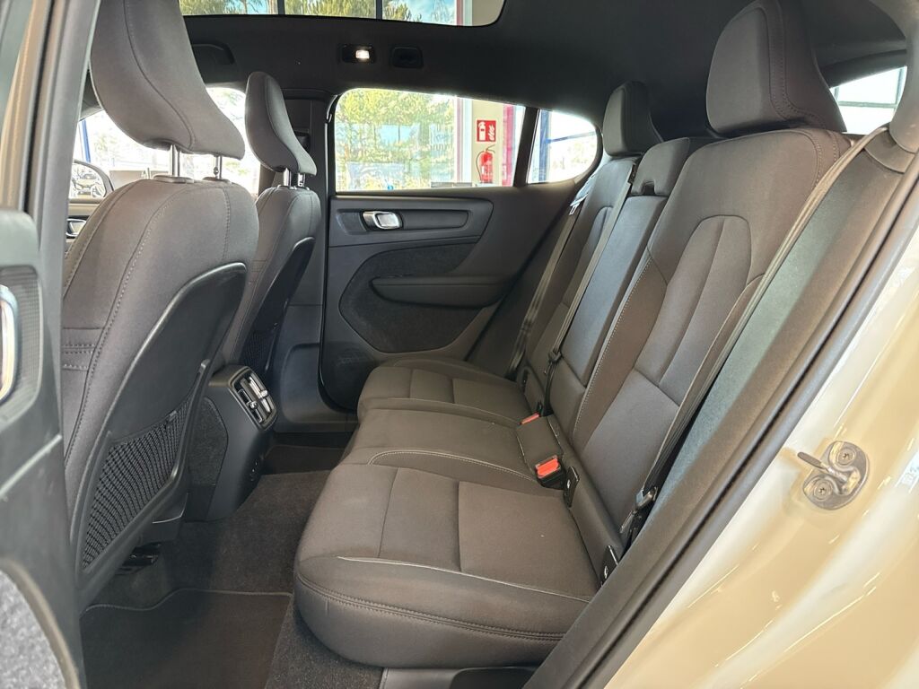 Volvo C40 2023 Valkoinen