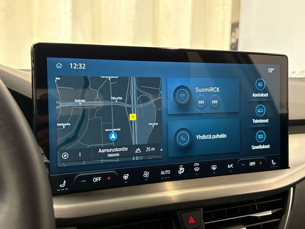 Ford Focus 2023 FROZEN WHITE