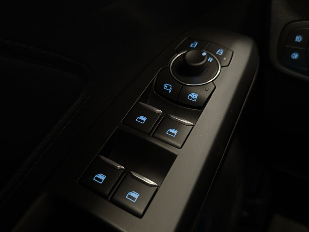Ford Focus 2023 FROZEN WHITE