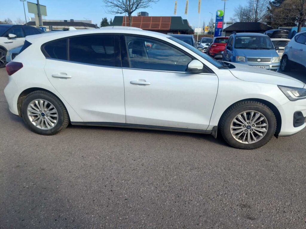 Ford Focus 2023 FROZEN WHITE