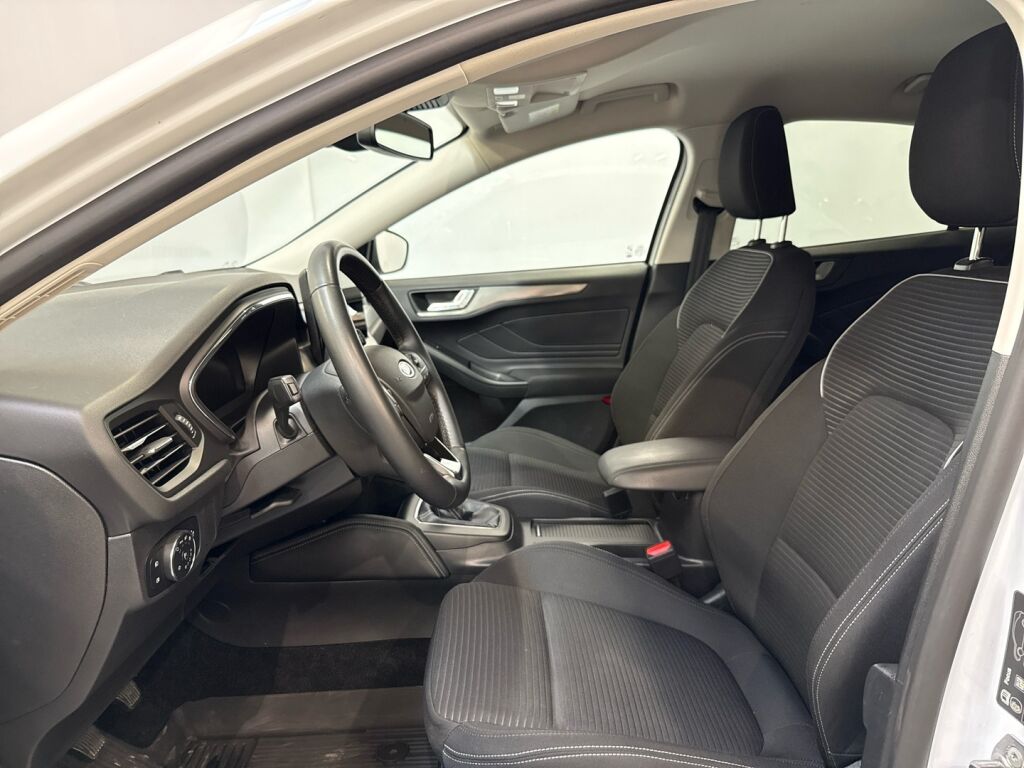 Ford Focus 2023 FROZEN WHITE