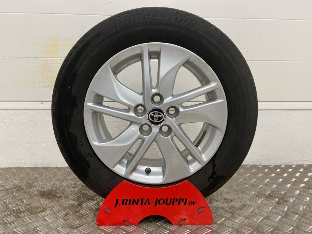 Toyota Yaris 2022 Valkoinen