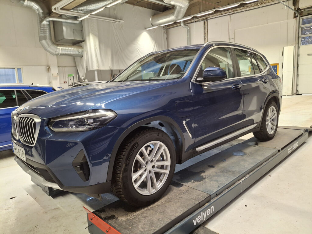 BMW X3 2023 Sininen