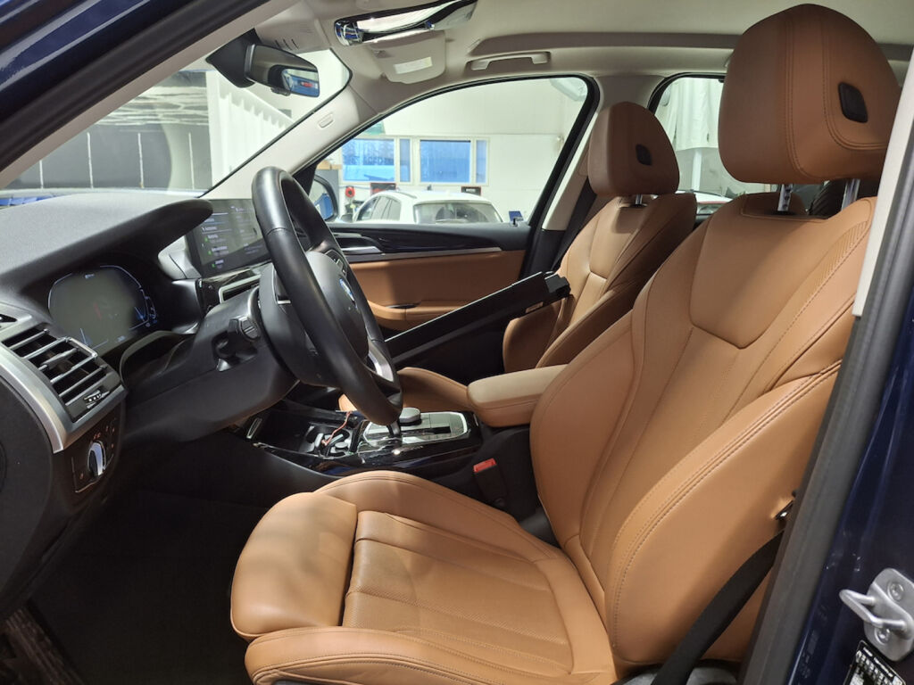 BMW X3 2023 Sininen