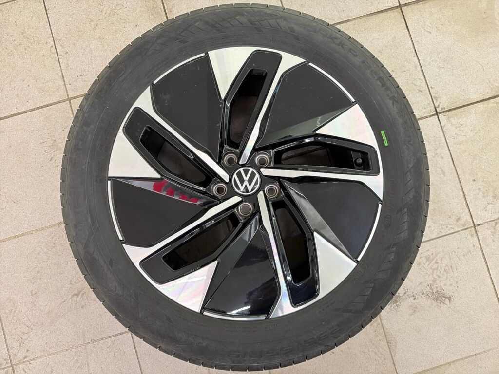 Volkswagen ID.5 2023 Valkoinen