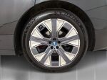 BMW iX 2023 Musta