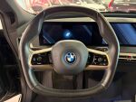 BMW iX 2023 Musta