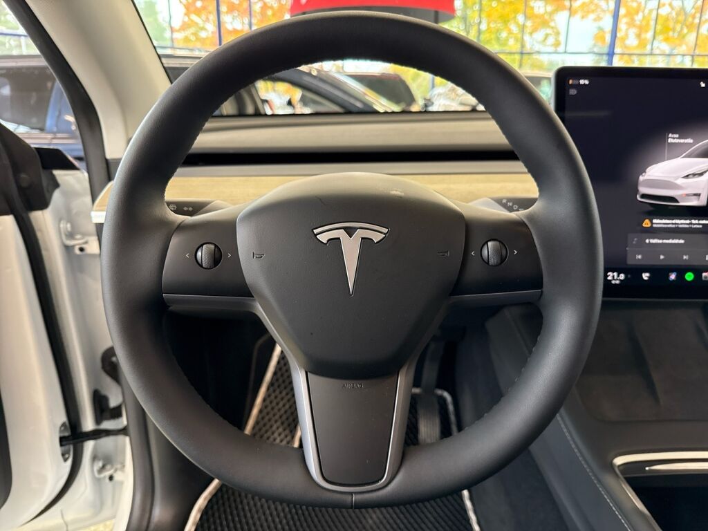 Tesla Model Y 2023 Valkoinen