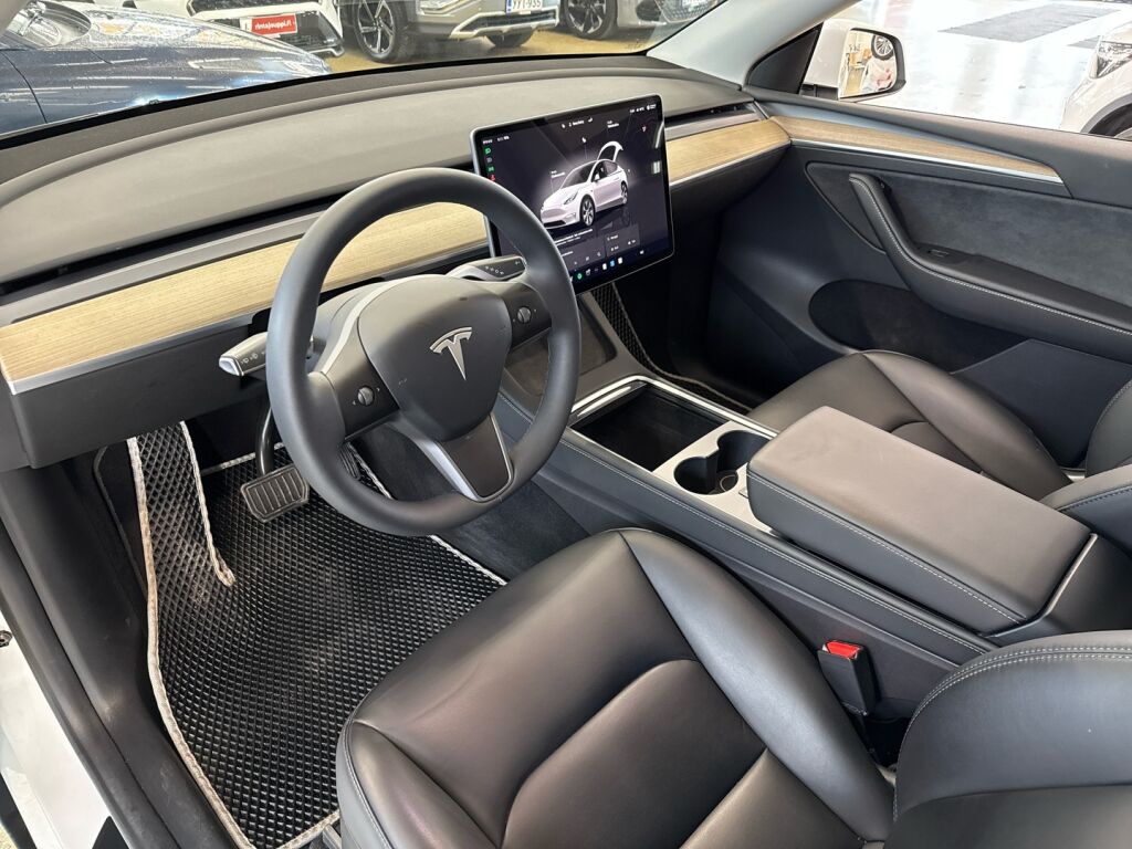 Tesla Model Y 2023 Valkoinen