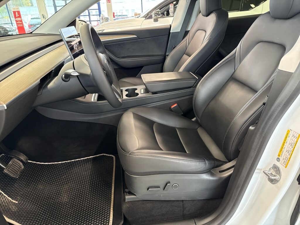 Tesla Model Y 2023 Valkoinen