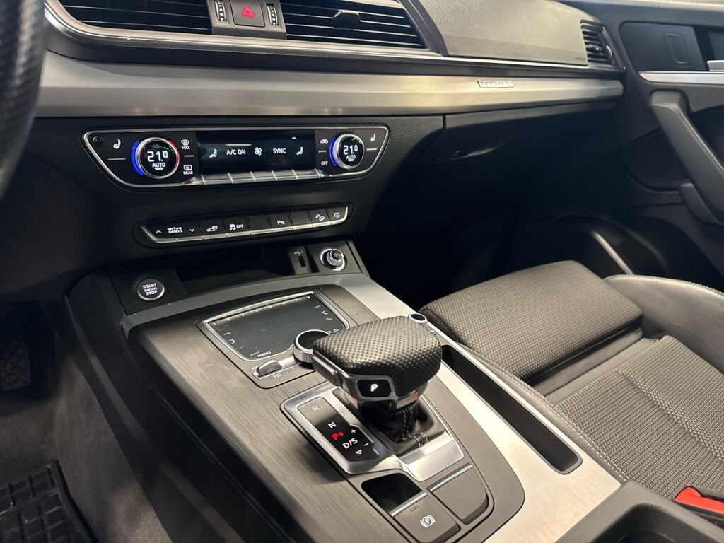 Audi Q5 2020 Sininen