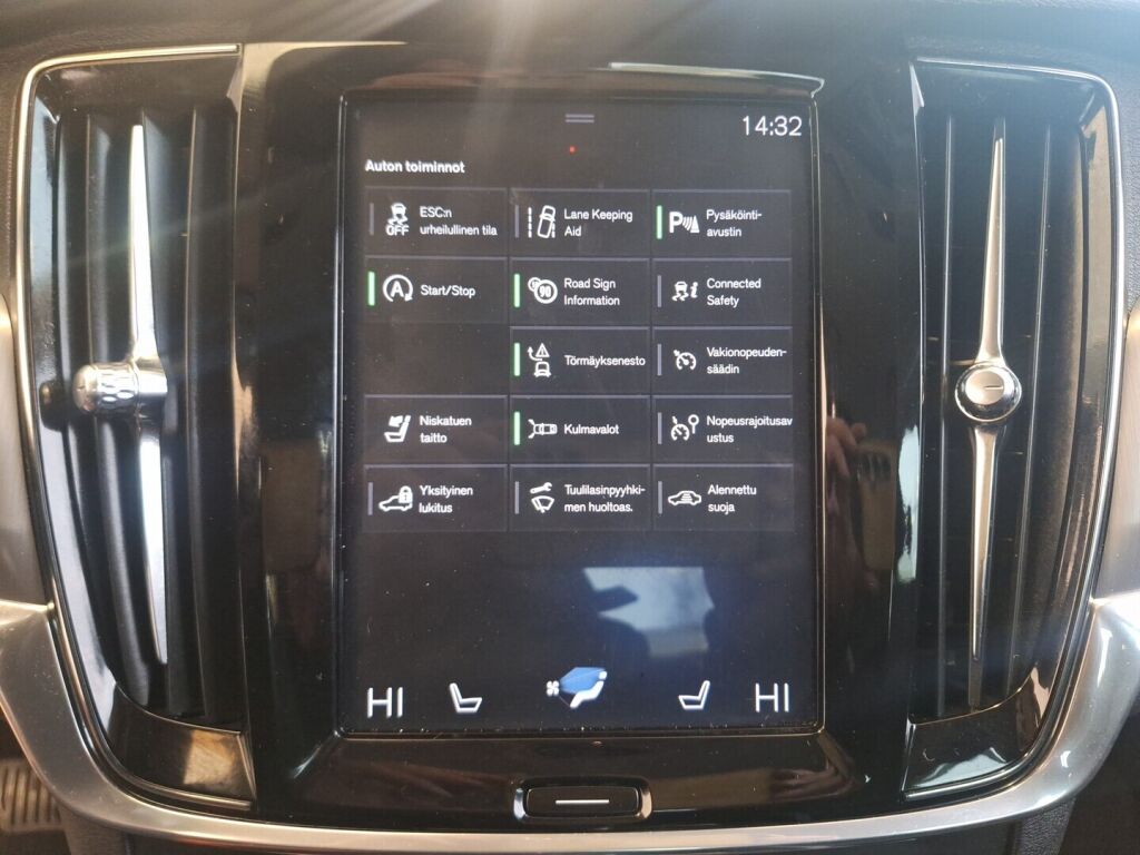 Volvo S90 2018 Musta