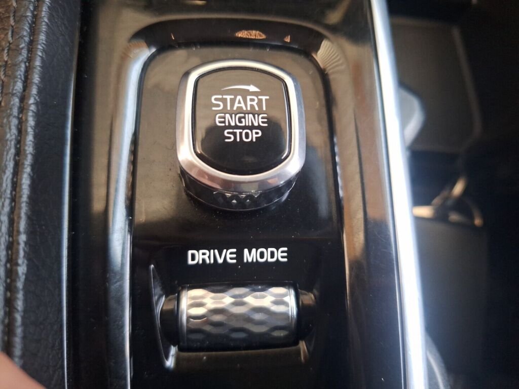 Volvo S90 2018 Musta