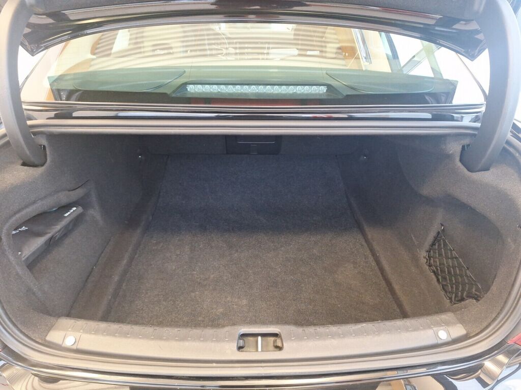 Volvo S90 2018 Musta