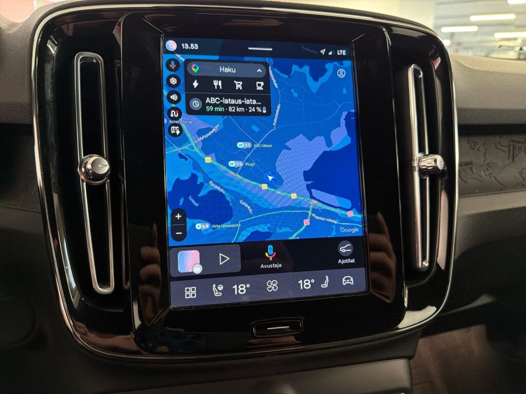 Volvo XC40 2023 Musta