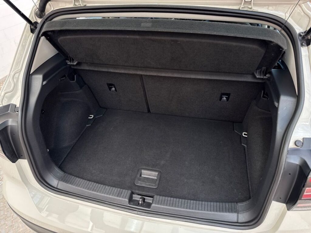 Volkswagen T-Cross 2023 Harmaa