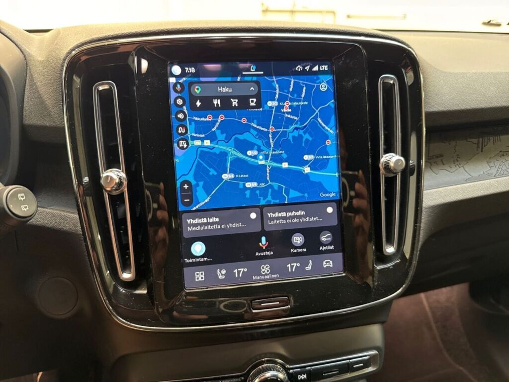 Volvo XC40 2023 Musta