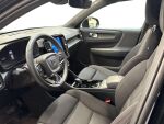 Volvo XC40 2023 Musta
