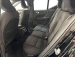 Volvo XC40 2023 Musta