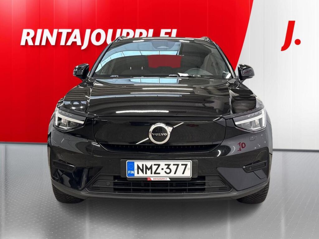 Volvo XC40 2023 Musta