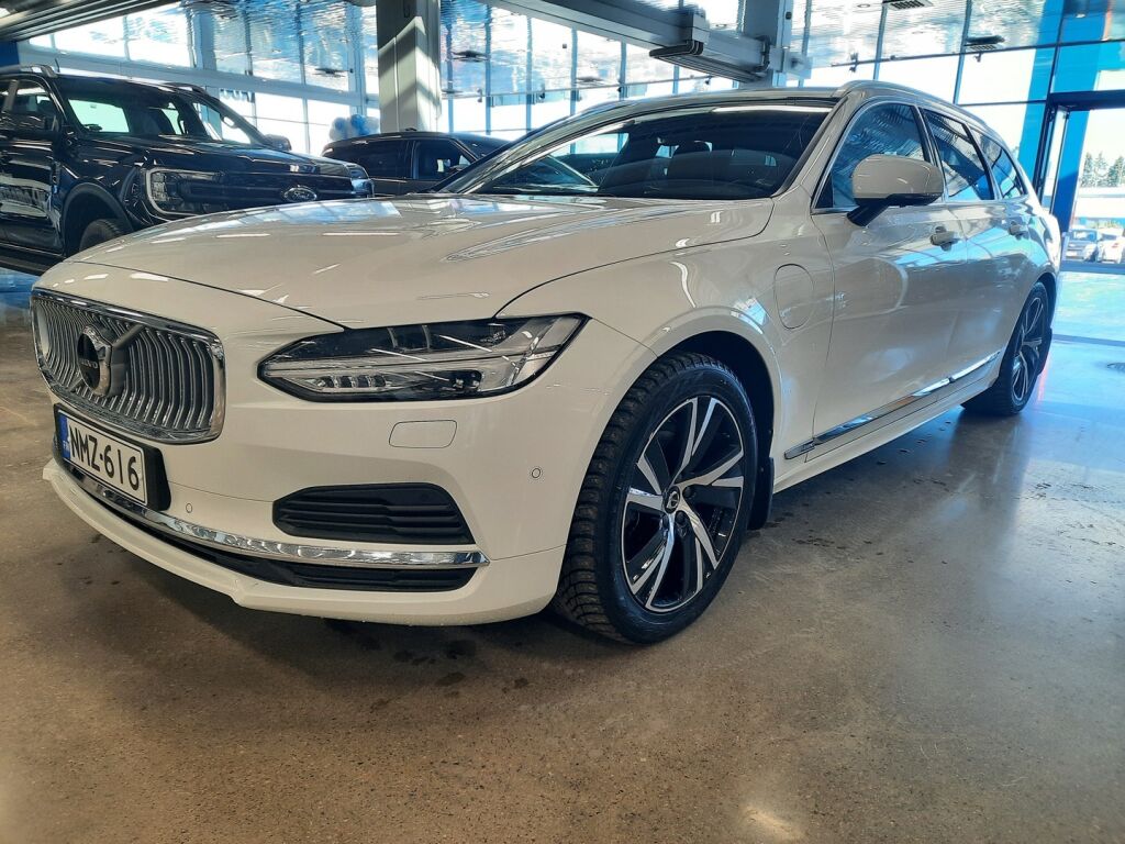 Volvo V90 2022 Valkoinen