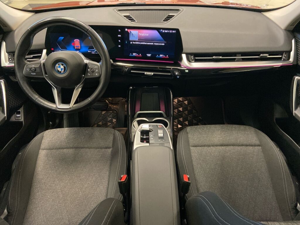 BMW X1 2023 Oranssi