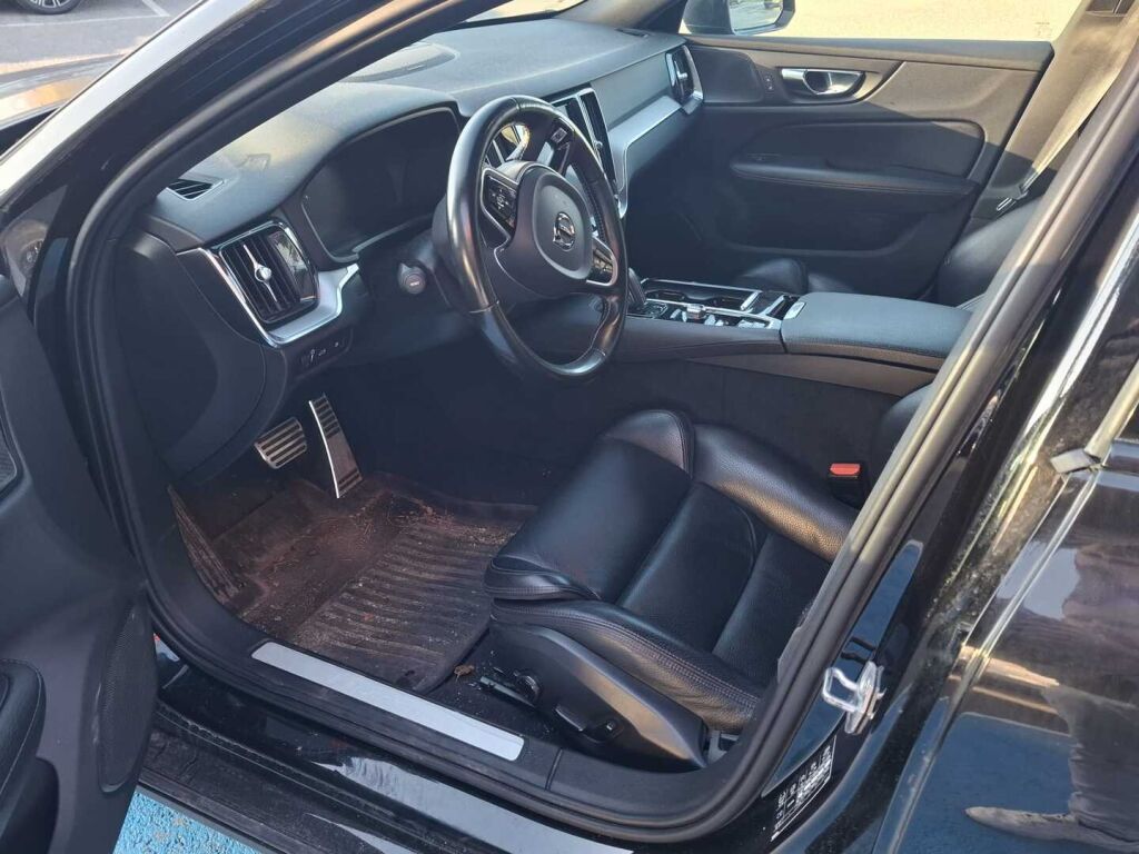 Volvo V60 T8 TwE AWD R-Design aut 2019, bild 4/8
