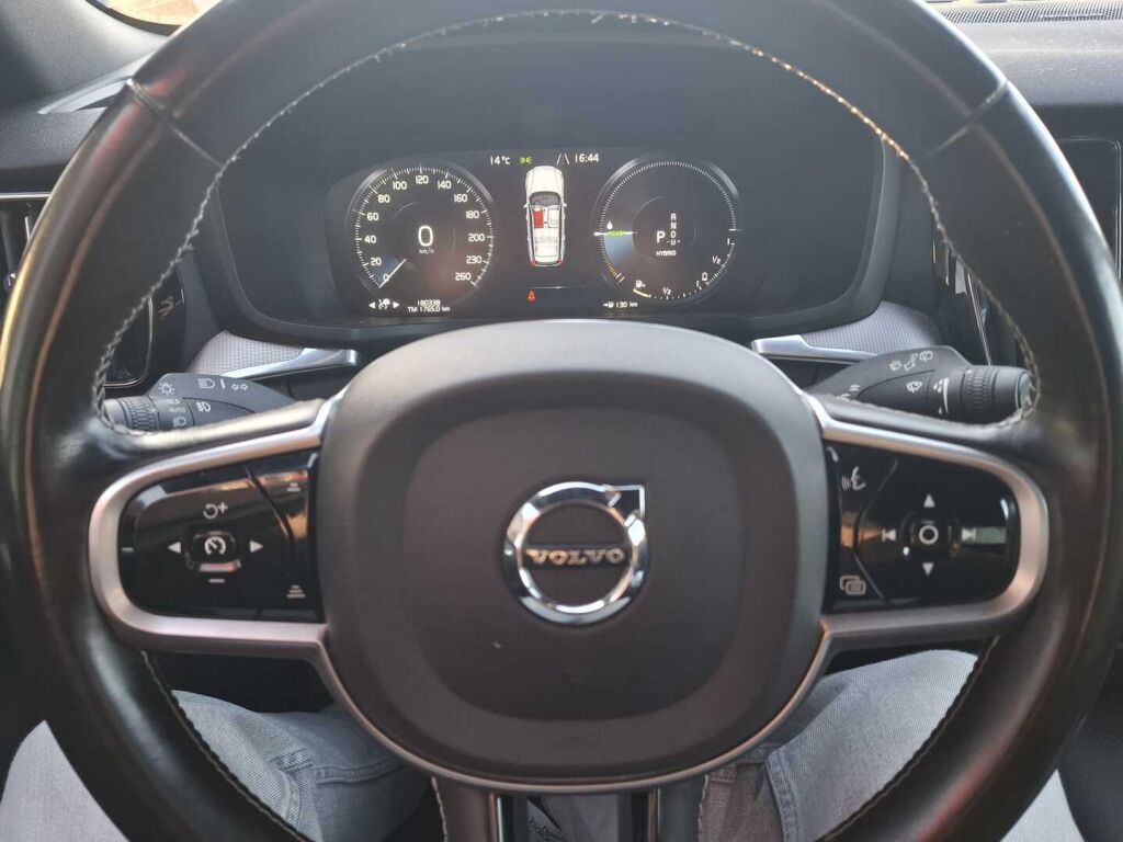 Volvo V60 T8 TwE AWD R-Design aut 2019, bild 5/8