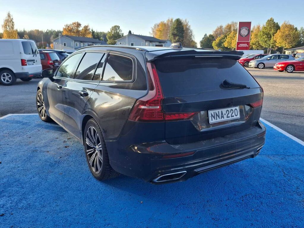 Volvo V60 T8 TwE AWD R-Design aut 2019, bild 3/8