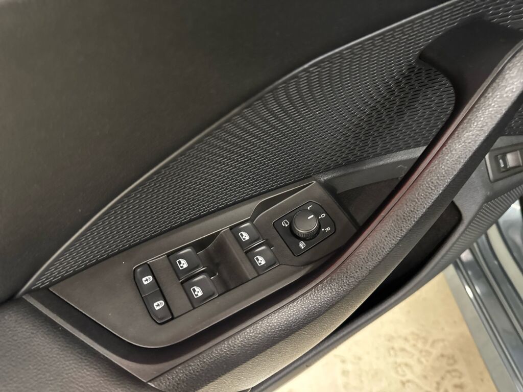 Skoda Octavia 2020 Harmaa