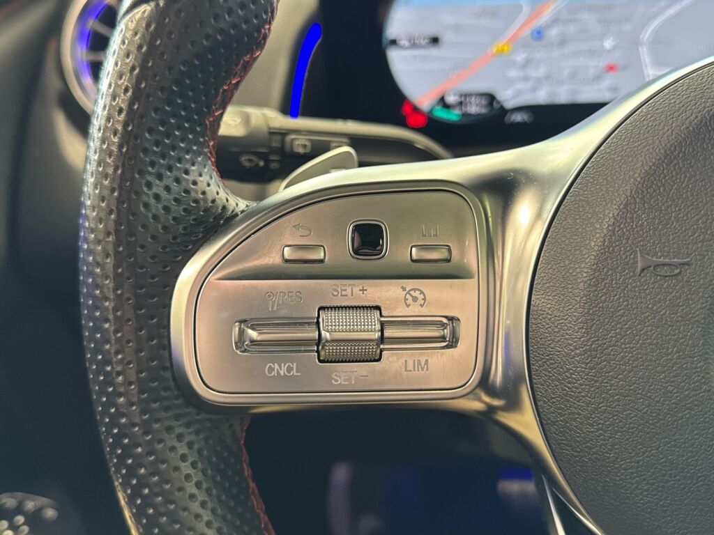 Mercedes-Benz EQB 2023 Musta