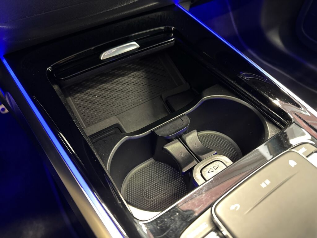 Mercedes-Benz EQB 2023 Musta