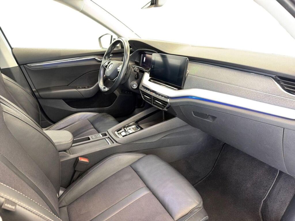 Skoda Octavia 2021 Valkoinen