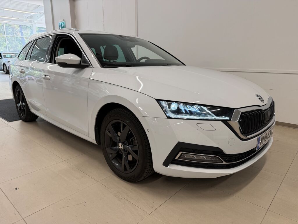 Skoda Octavia 2021 Valkoinen