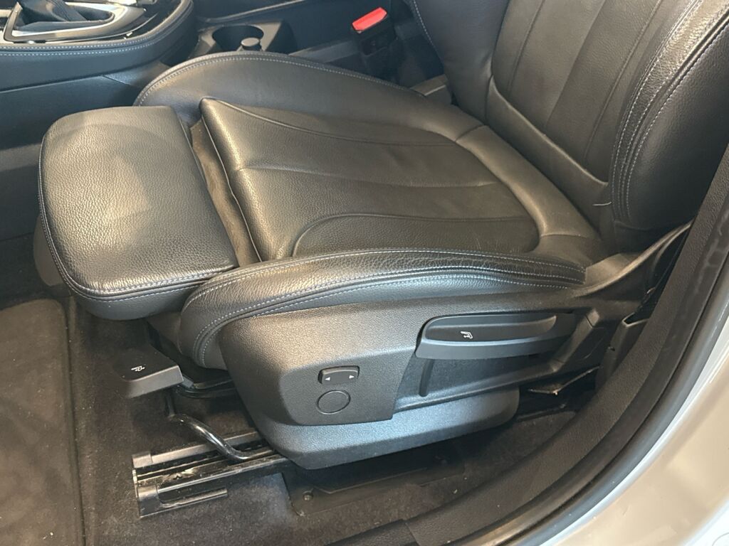 BMW 225 2017 Valkoinen