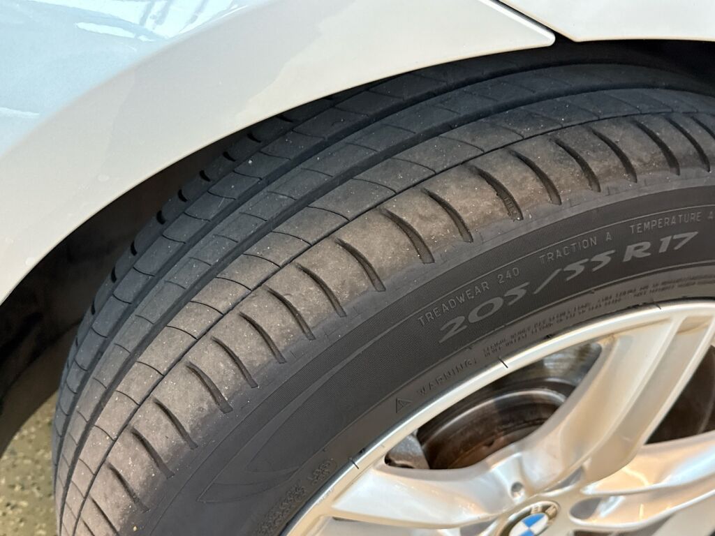 BMW 225 2017 Valkoinen