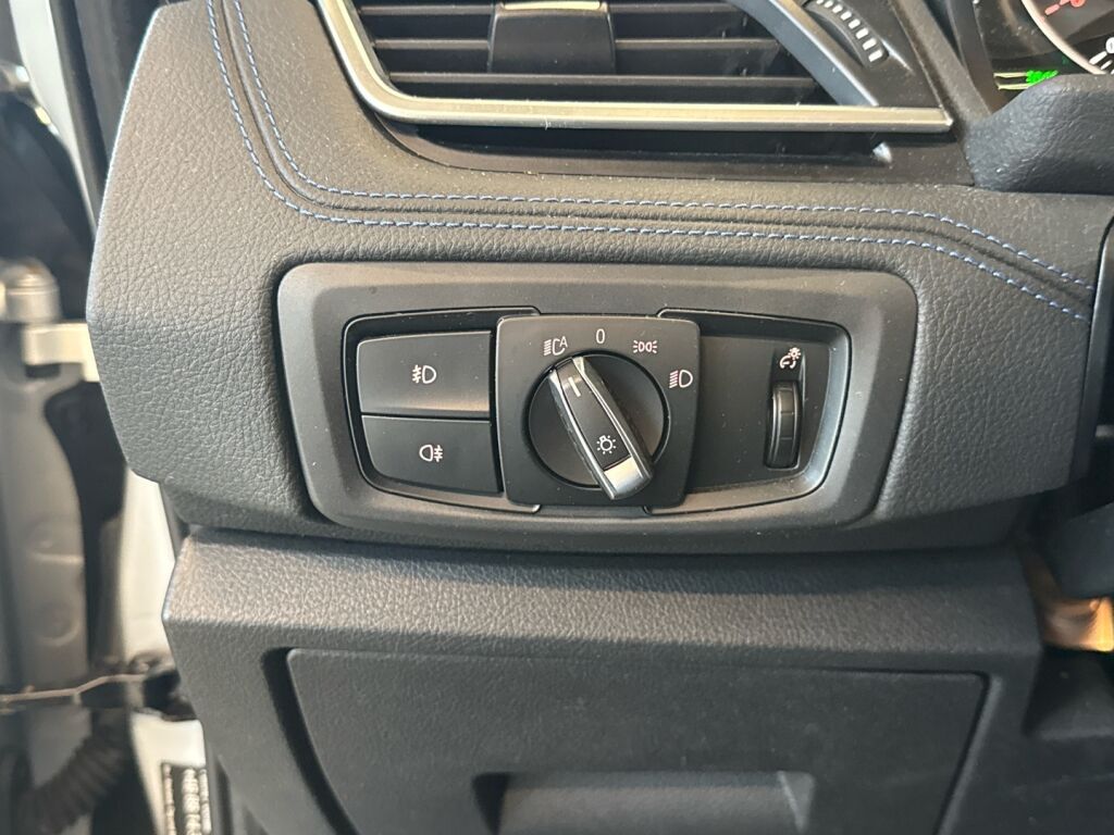 BMW 225 2017 Valkoinen