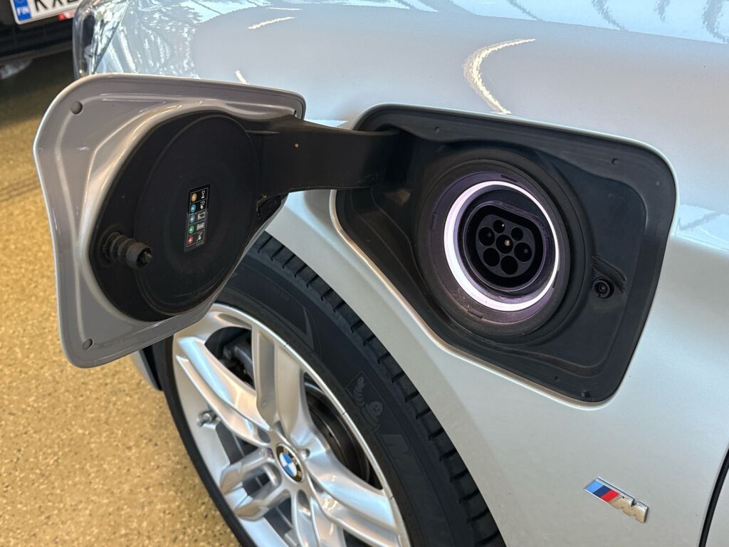 BMW 225 2017 Valkoinen