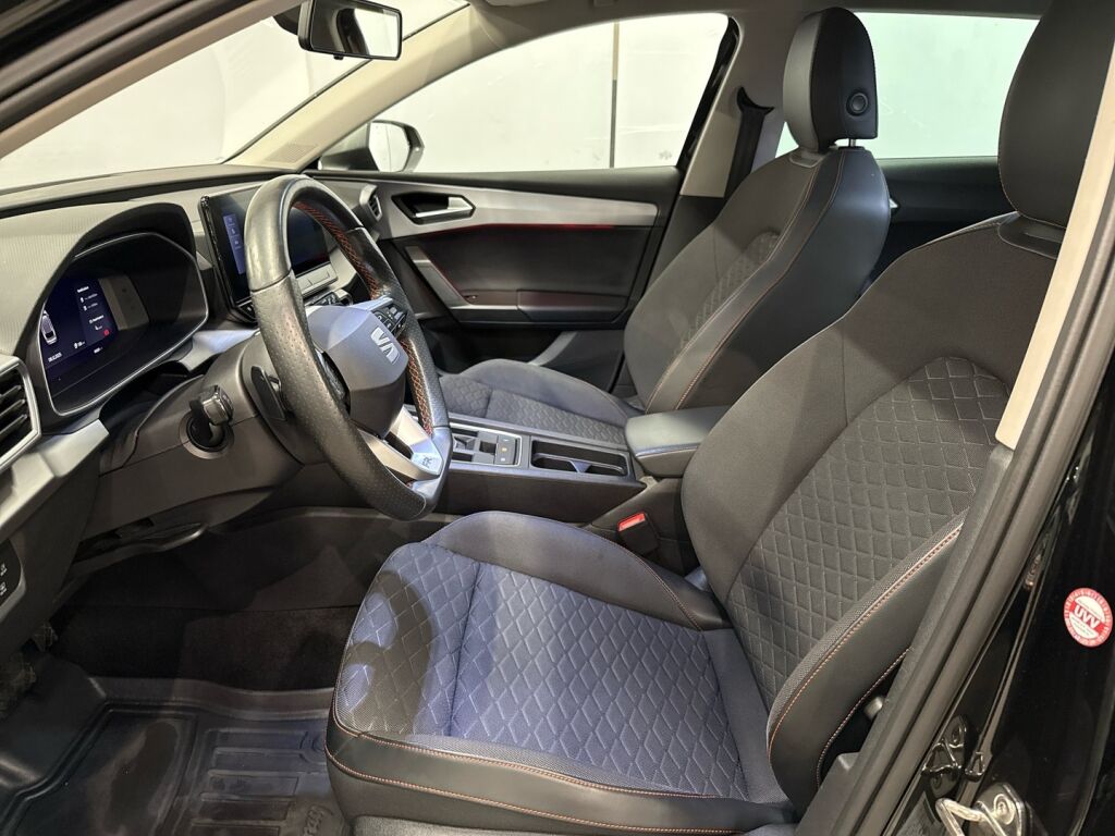 Seat Leon 2021 Musta