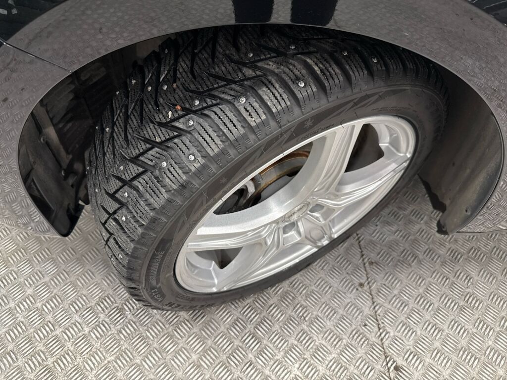 Seat Leon 2021 Musta