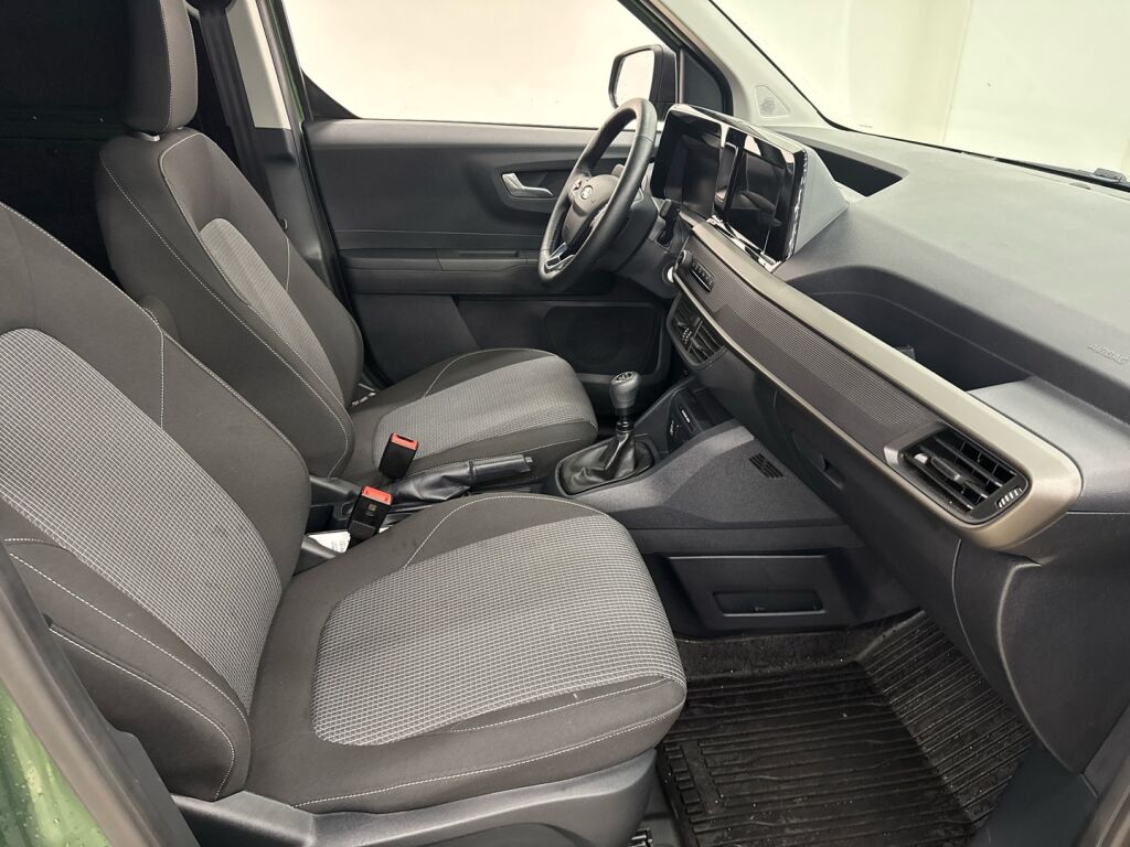 Ford Transit Courier 2024 Vihreä