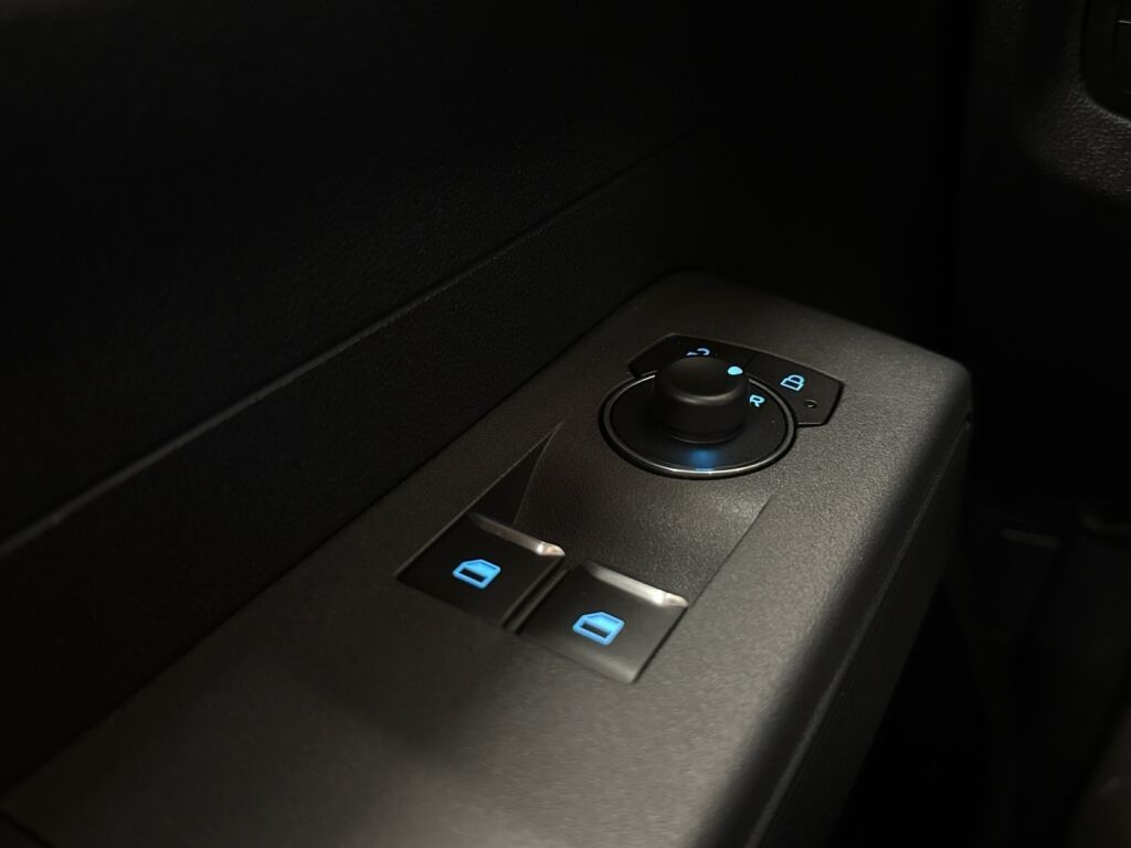 Ford Transit Courier 2024 Valkoinen