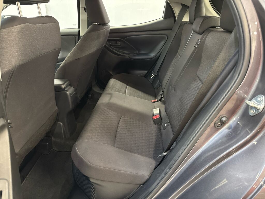 Toyota Yaris 2024 Harmaa