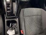 Volkswagen Golf 2024 Keltainen