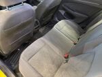 Volkswagen Golf 2024 Keltainen
