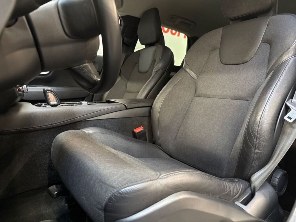 Volvo V90 2020 Musta