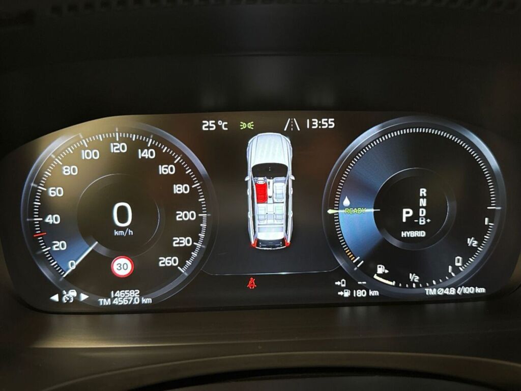 Volvo V90 2020 Musta