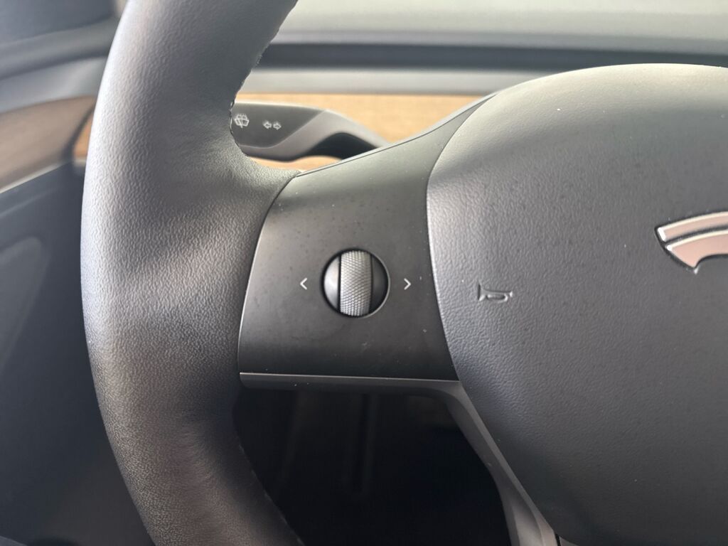 Tesla Model Y 2022 Valkoinen