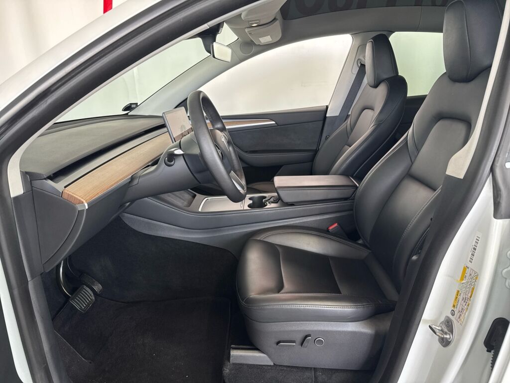 Tesla Model Y 2022 Valkoinen