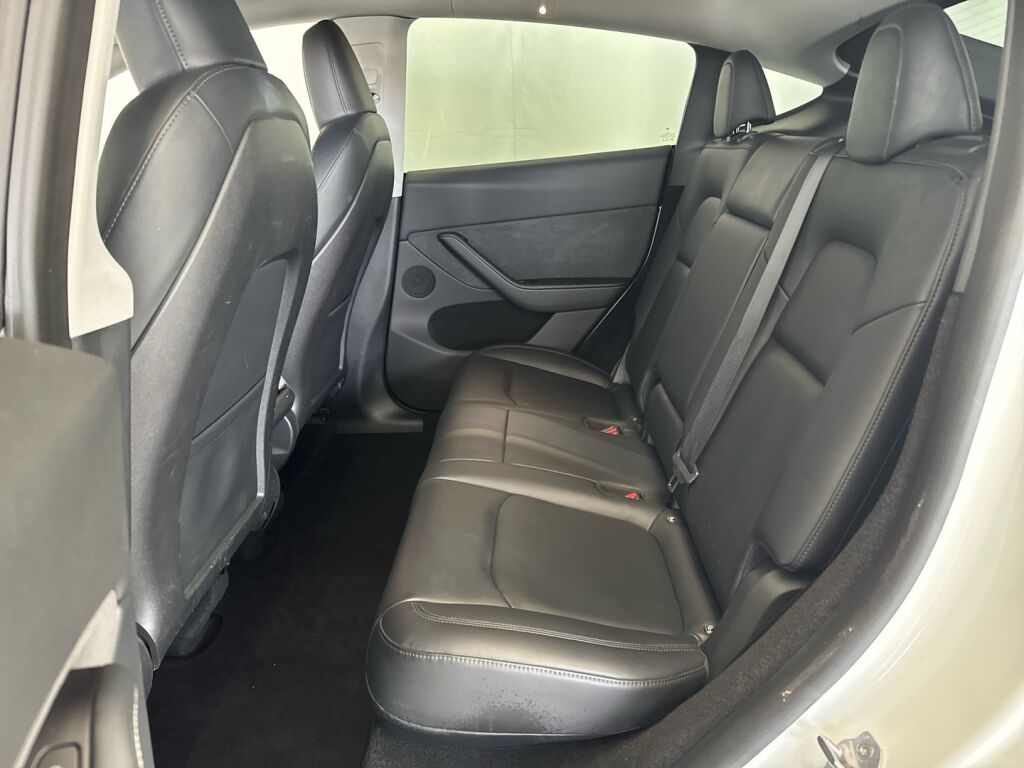 Tesla Model Y 2022 Valkoinen